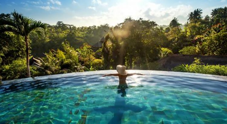 piscina com borda infinita